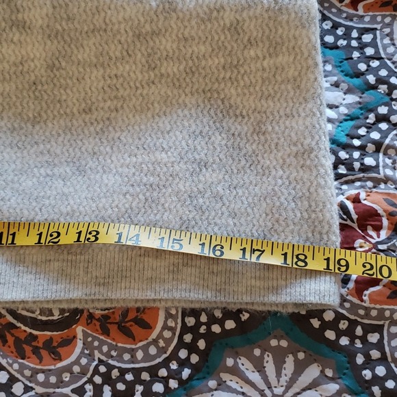 Crew Neck Gray Heathered Knit Sweater Long Sleeve Casual Comfy Everyday - Picture 10 of 10